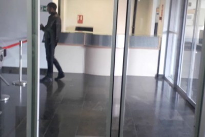 Avtomatik fotoselli qapılar